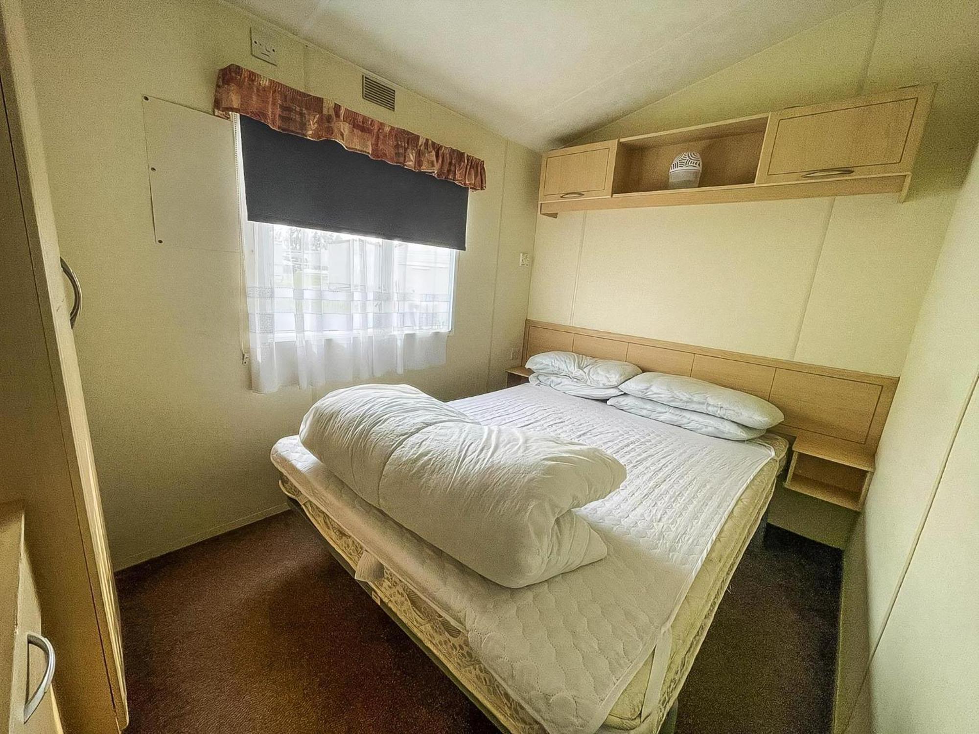 Caravan For Hire At St Osyth Beach Holiday Park In Essex Ref 28107Y Клактон-он-Си Экстерьер фото